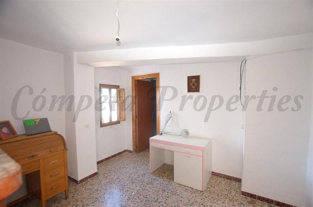 4 Zimmer Haus zu verkaufen in Canillas de Aceituno mit Garage - 213.000 € (Ref: 10076320)