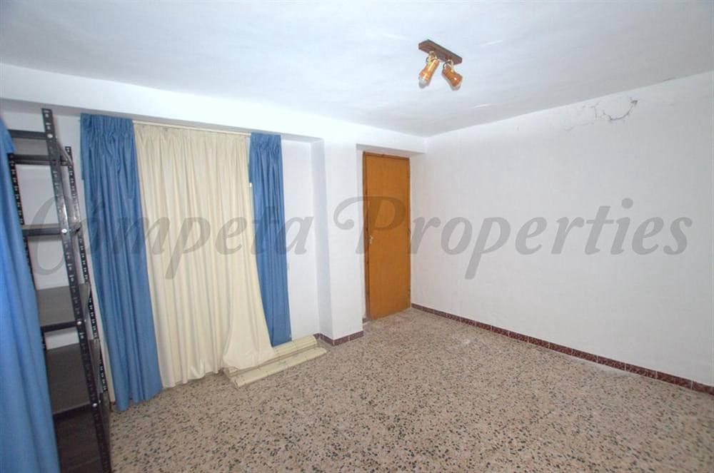 4 Zimmer Haus zu verkaufen in Canillas de Aceituno mit Garage - 213.000 € (Ref: 10076320)
