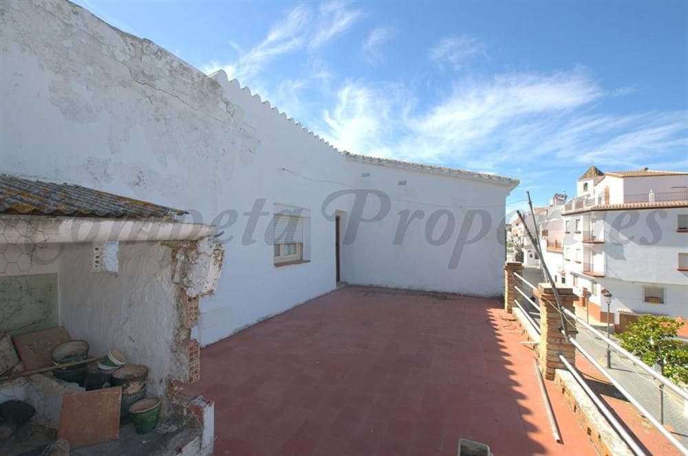 4 Zimmer Haus zu verkaufen in Canillas de Aceituno mit Garage - 213.000 € (Ref: 10076320)