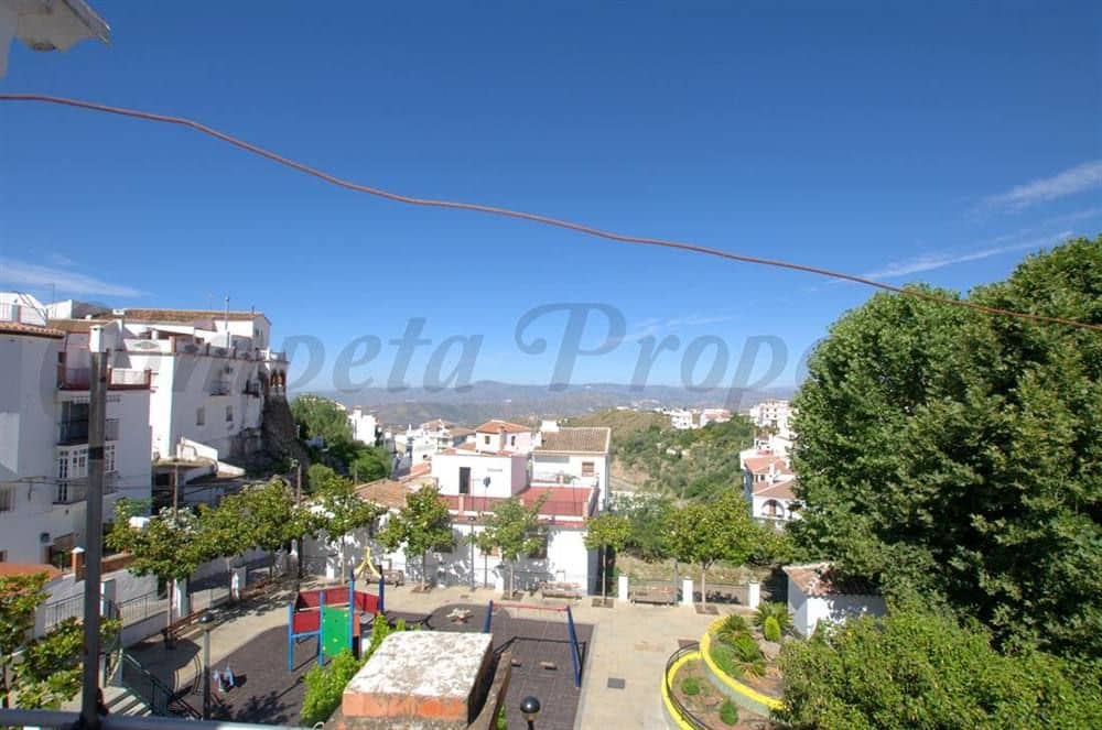 4 Zimmer Haus zu verkaufen in Canillas de Aceituno mit Garage - 213.000 € (Ref: 10076320)