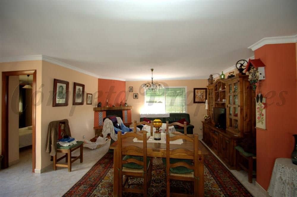 8 Zimmer Haus zu verkaufen in Competa mit Garage - 390.000 € (Ref: 10076321)