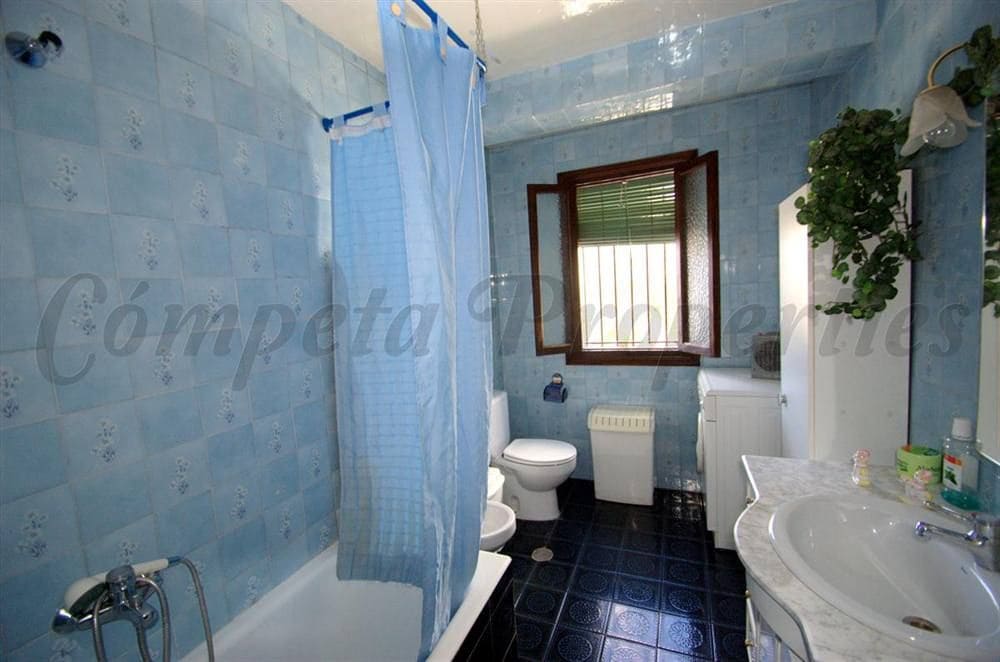 8 Zimmer Haus zu verkaufen in Competa mit Garage - 390.000 € (Ref: 10076321)