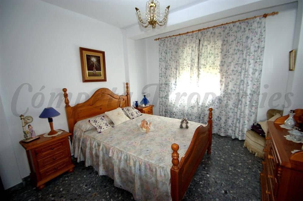 8 Zimmer Haus zu verkaufen in Competa mit Garage - 390.000 € (Ref: 10076321)