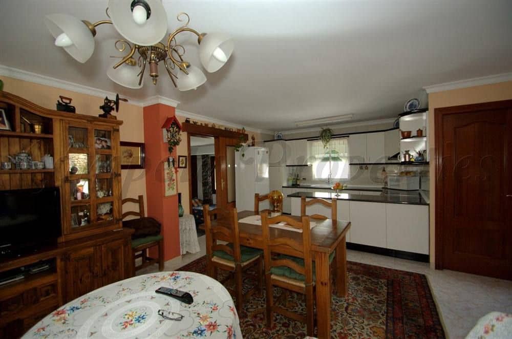 8 Zimmer Haus zu verkaufen in Competa mit Garage - 390.000 € (Ref: 10076321)