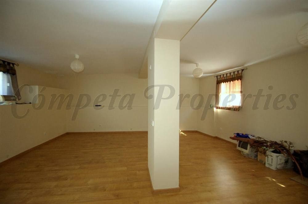 8 Zimmer Haus zu verkaufen in Competa mit Garage - 390.000 € (Ref: 10076321)
