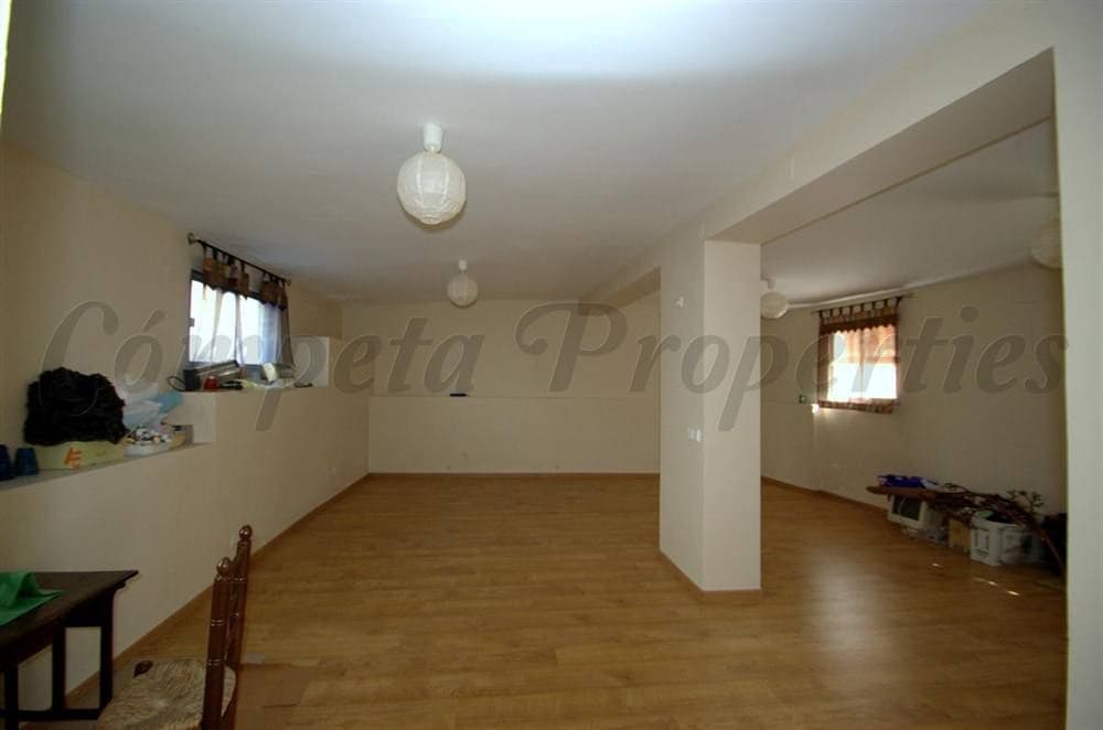 8 Zimmer Haus zu verkaufen in Competa mit Garage - 390.000 € (Ref: 10076321)