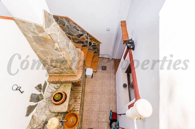 Casa de 3 habitaciones en Cómpeta en venta - 259.000 € (Ref: 10076322)