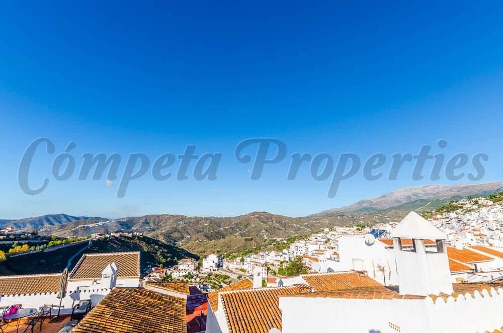 Casa de 3 habitaciones en Cómpeta en venta - 259.000 € (Ref: 10076322)