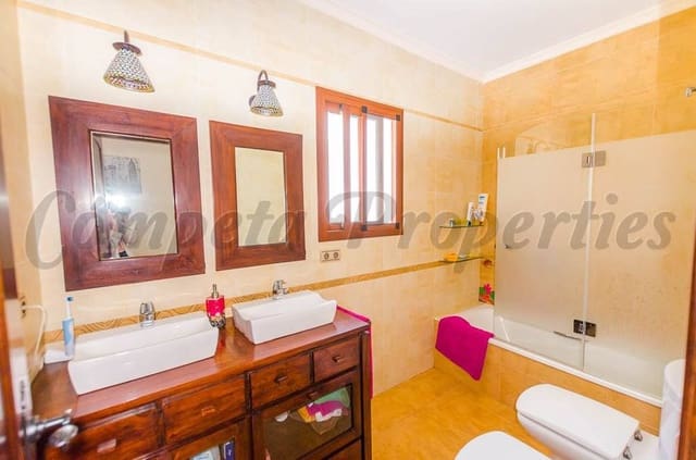 Casa de 3 habitaciones en Cómpeta en venta - 259.000 € (Ref: 10076322)