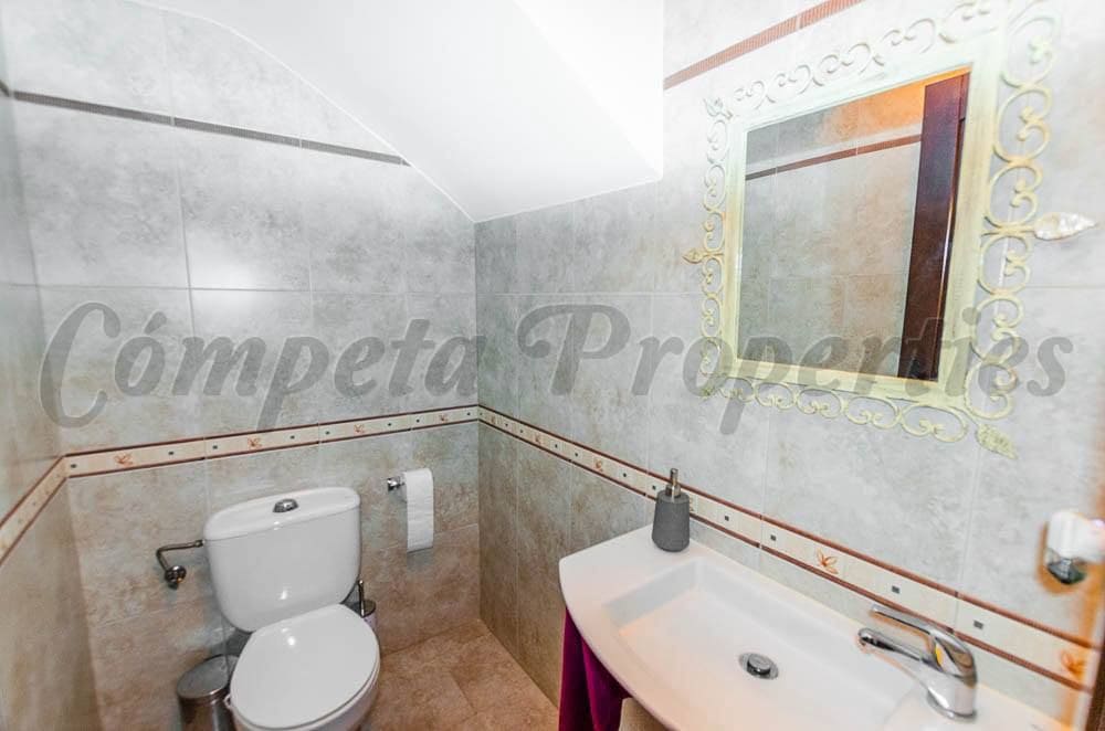 Casa de 3 habitaciones en Cómpeta en venta - 259.000 € (Ref: 10076322)