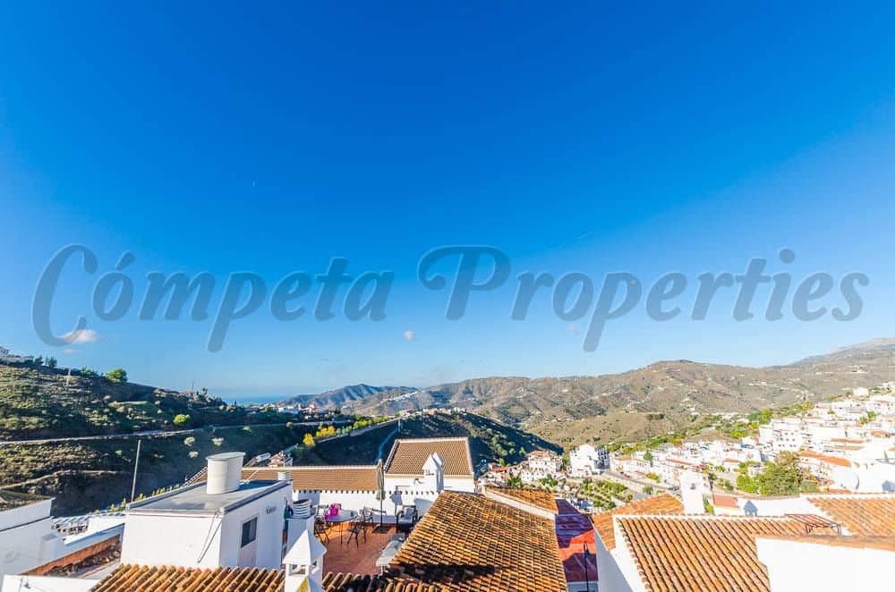 Casa de 3 habitaciones en Cómpeta en venta - 259.000 € (Ref: 10076322)