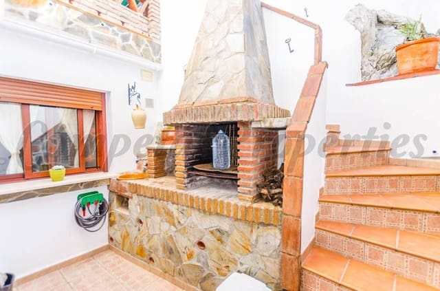 Casa de 3 habitaciones en Cómpeta en venta - 259.000 € (Ref: 10076322)