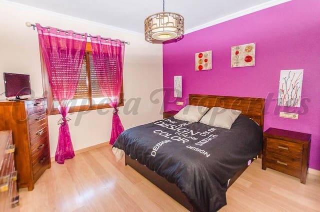 Casa de 3 habitaciones en Cómpeta en venta - 259.000 € (Ref: 10076322)