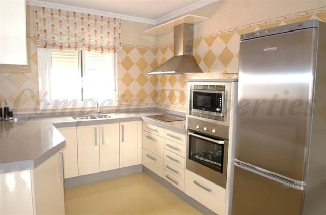 3 chambre Villa/Maison Mitoyenne à vendre à Cómpeta avec garage - 186 000 € (Ref: 10076324)