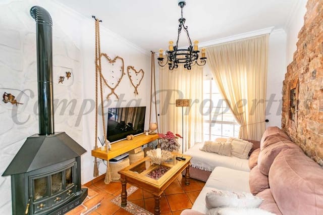 Casa de 3 habitaciones en Cómpeta en venta - 280.000 € (Ref: 10076329)