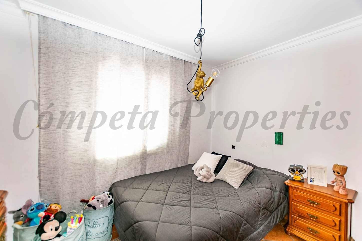 Casa de 3 habitaciones en Cómpeta en venta - 280.000 € (Ref: 10076329)