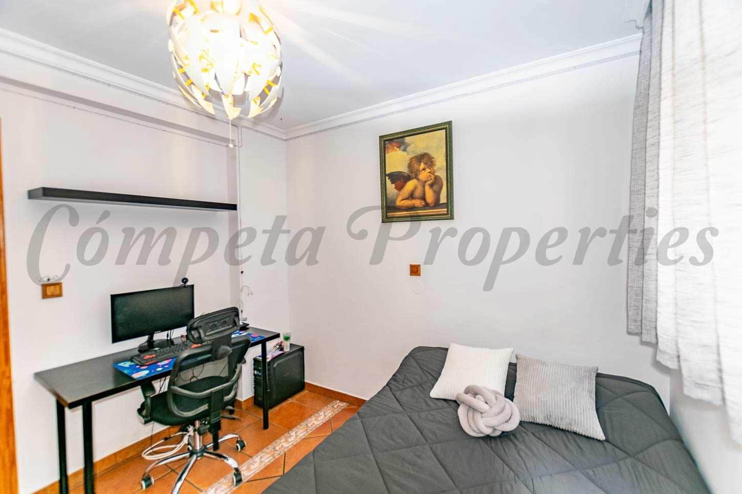 Casa de 3 habitaciones en Cómpeta en venta - 280.000 € (Ref: 10076329)