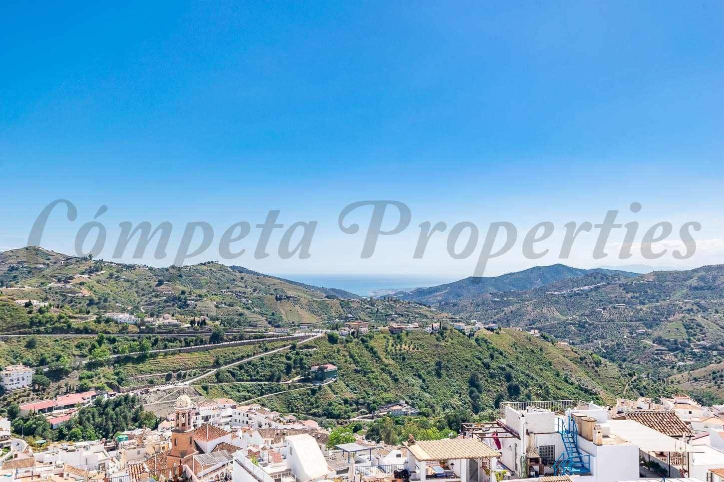 Casa de 3 habitaciones en Cómpeta en venta - 280.000 € (Ref: 10076329)