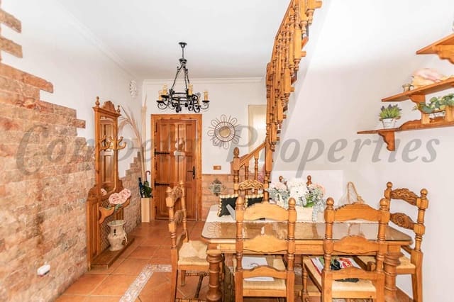 Casa de 3 habitaciones en Cómpeta en venta - 280.000 € (Ref: 10076329)