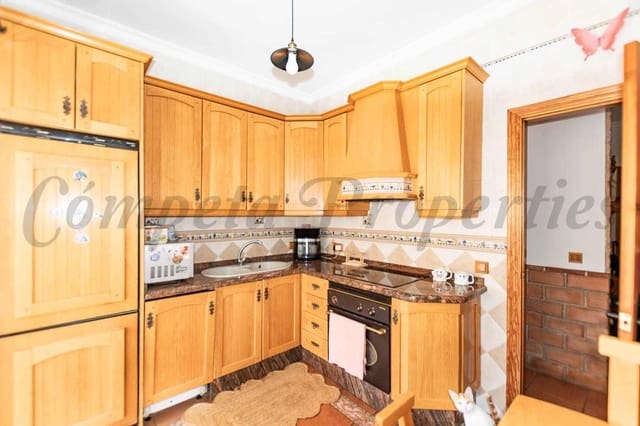 Casa de 3 habitaciones en Cómpeta en venta - 280.000 € (Ref: 10076329)