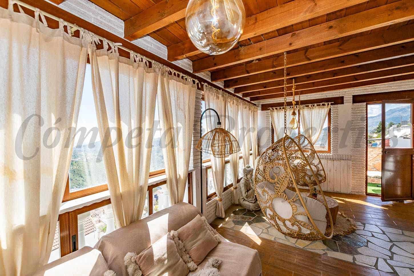 Casa de 3 habitaciones en Cómpeta en venta - 280.000 € (Ref: 10076329)