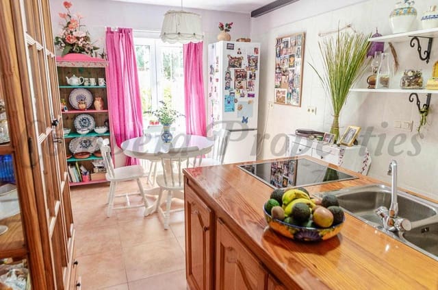 4 chambre Villa/Maison à vendre à Cómpeta avec piscine garage - 599 000 € (Ref: 10076331)