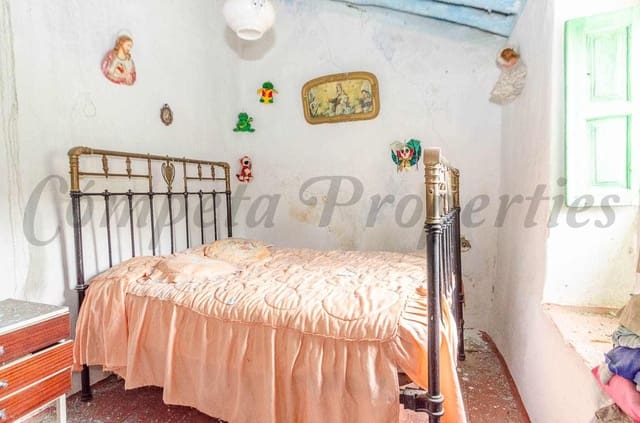 4 makuuhuone Omakotitalo myytävänä paikassa Salares - 87 500 € (Ref: 10076332)