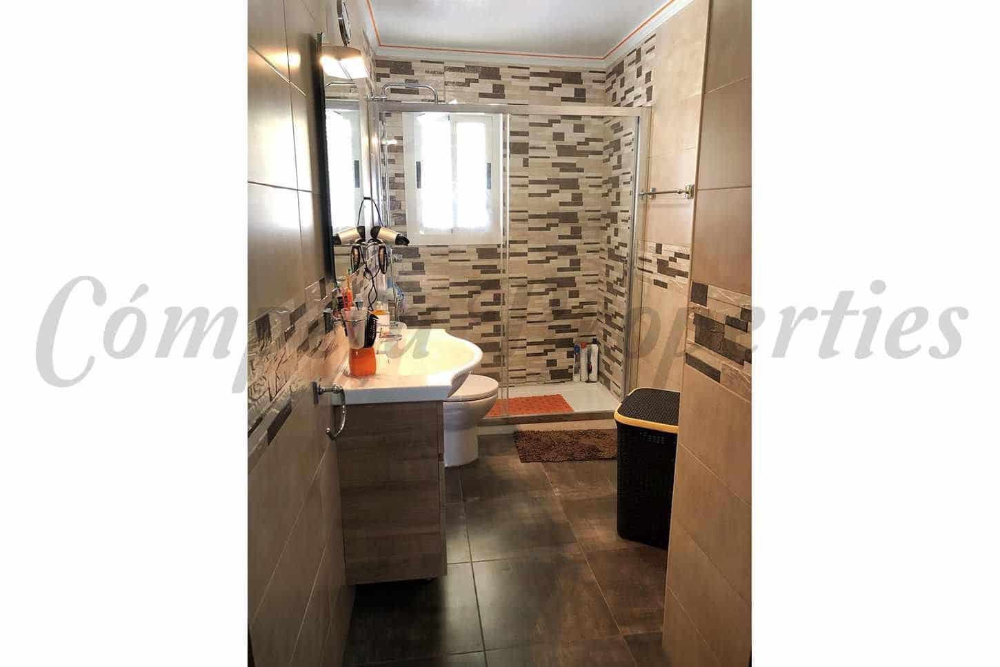 Casa de 3 habitaciones en Cómpeta en venta - 170.000 € (Ref: 10076333)