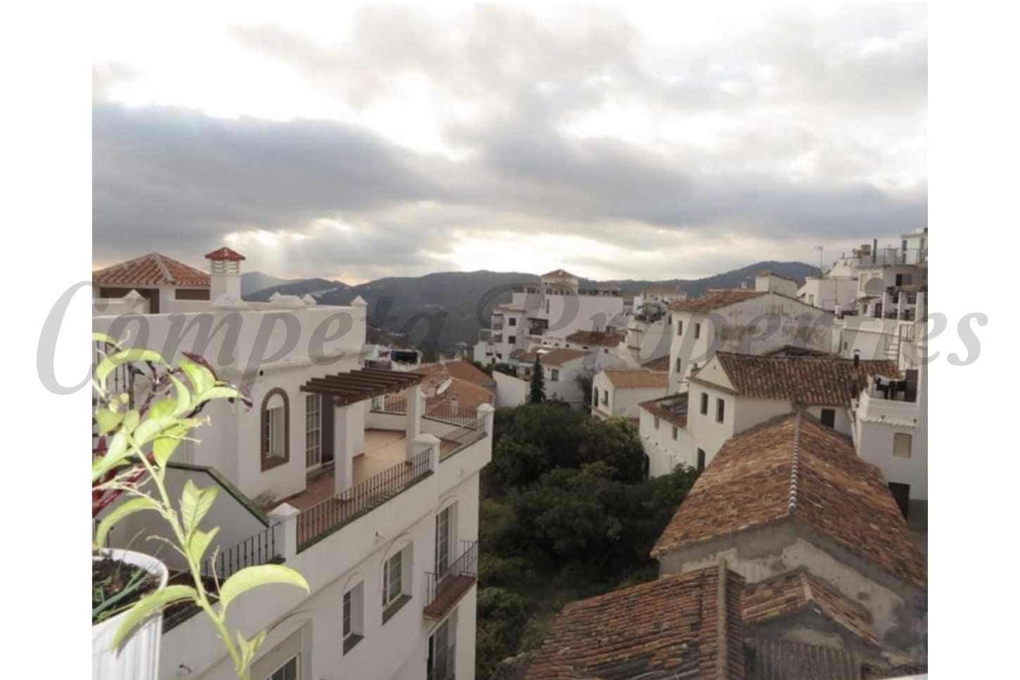 Casa de 3 habitaciones en Cómpeta en venta - 170.000 € (Ref: 10076333)