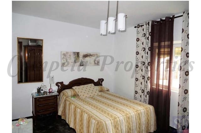 Casa de 3 habitaciones en Cómpeta en venta - 170.000 € (Ref: 10076333)
