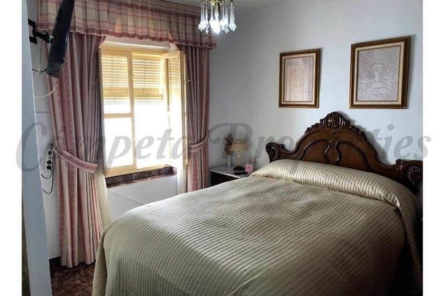 Casa de 3 habitaciones en Cómpeta en venta - 170.000 € (Ref: 10076333)