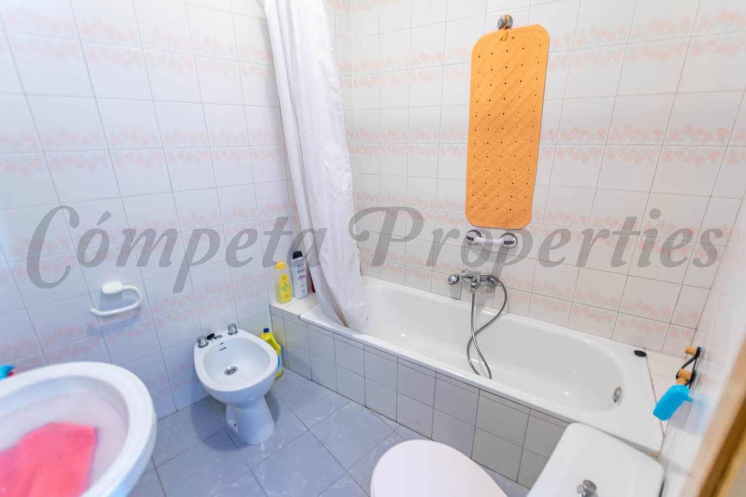 3 bedroom Townhouse for sale in Periana - € 80,000 (Ref: 10076334)