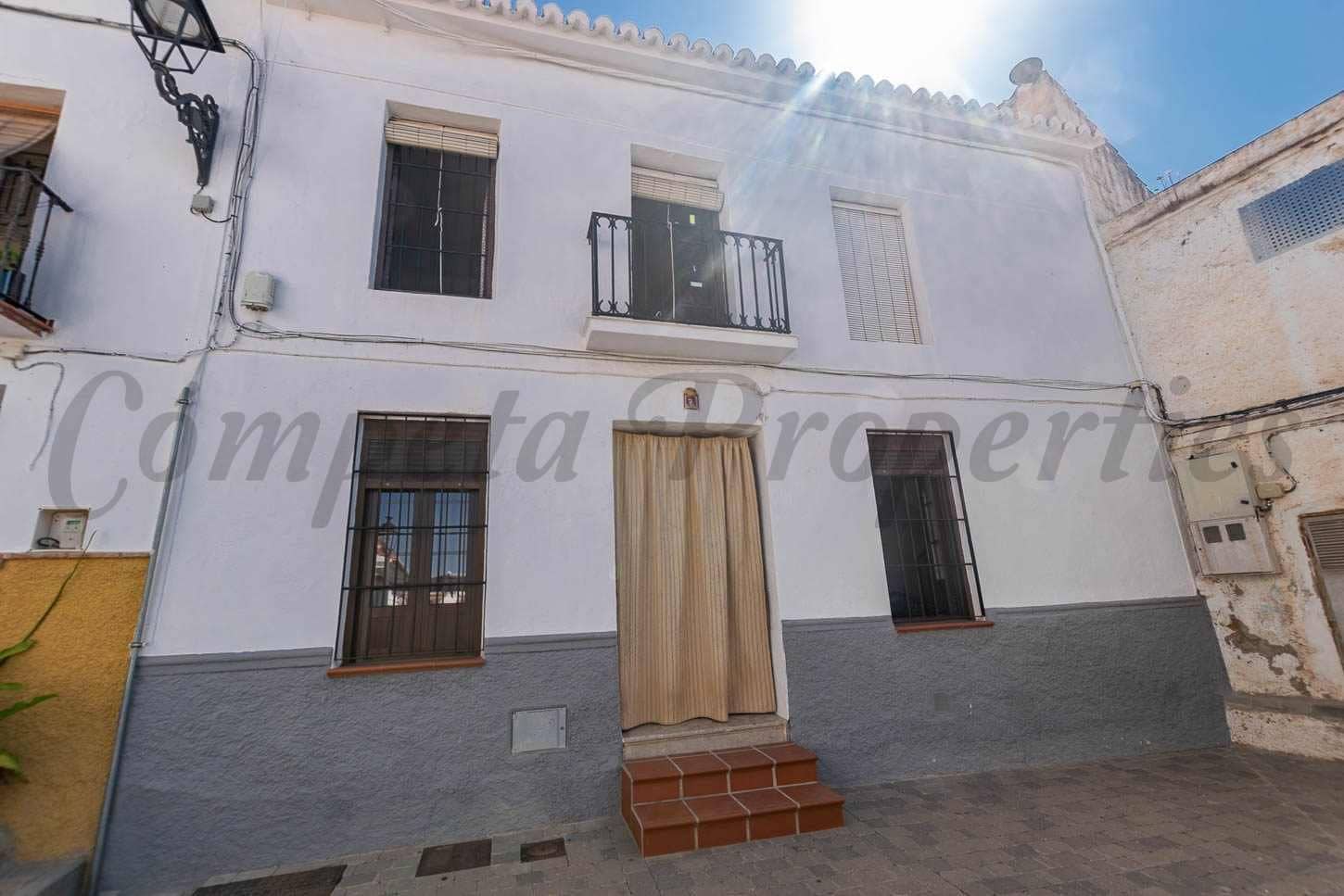 3 bedroom Townhouse for sale in Periana - € 80,000 (Ref: 10076334)