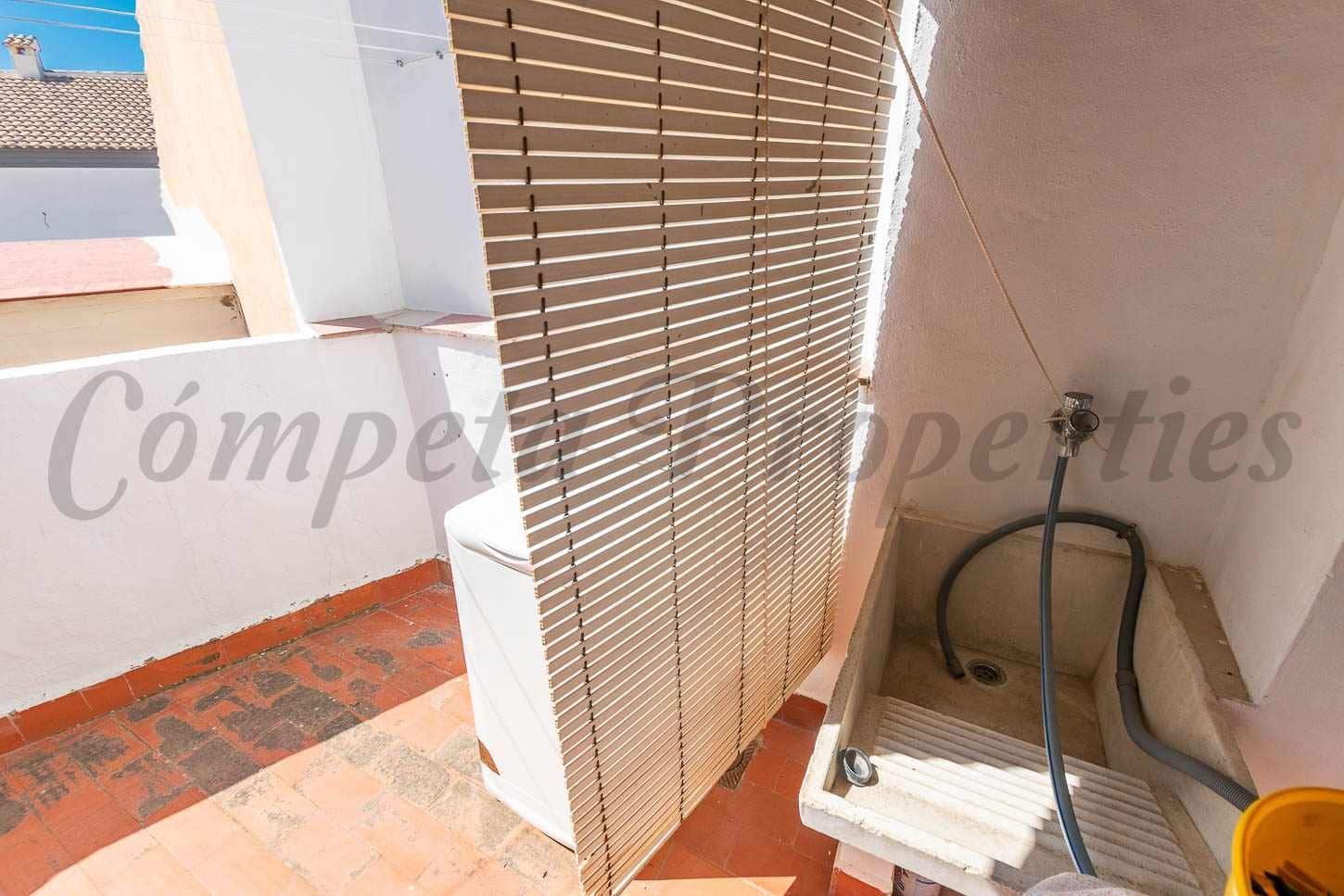 3 bedroom Townhouse for sale in Periana - € 80,000 (Ref: 10076334)