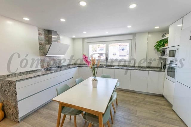 4 makuuhuone Omakotitalo myytävänä paikassa Cómpeta - 445 000 € (Ref: 10076337)