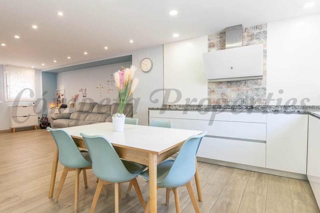 4 makuuhuone Omakotitalo myytävänä paikassa Cómpeta - 445 000 € (Ref: 10076337)