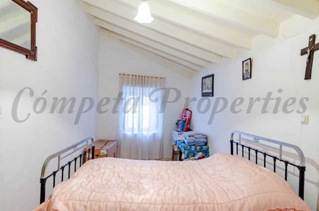 4 quarto Casa em Banda para venda em Comares - 127 500 € (Ref: 10076338)