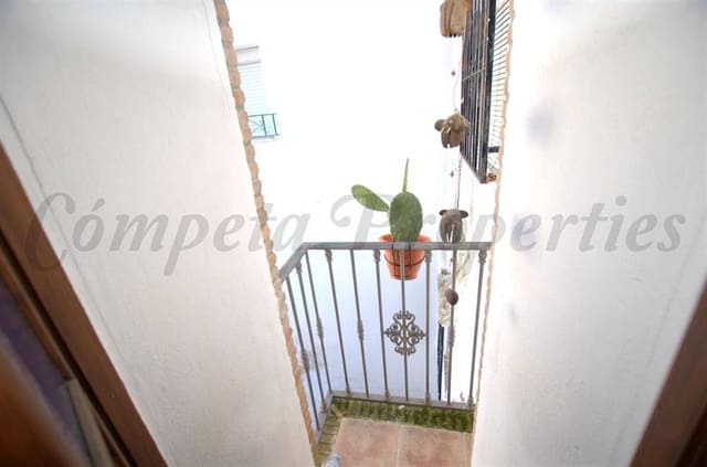 2 Zimmer Haus zu vermieten in Archez - 625 € (Ref: 10076343)