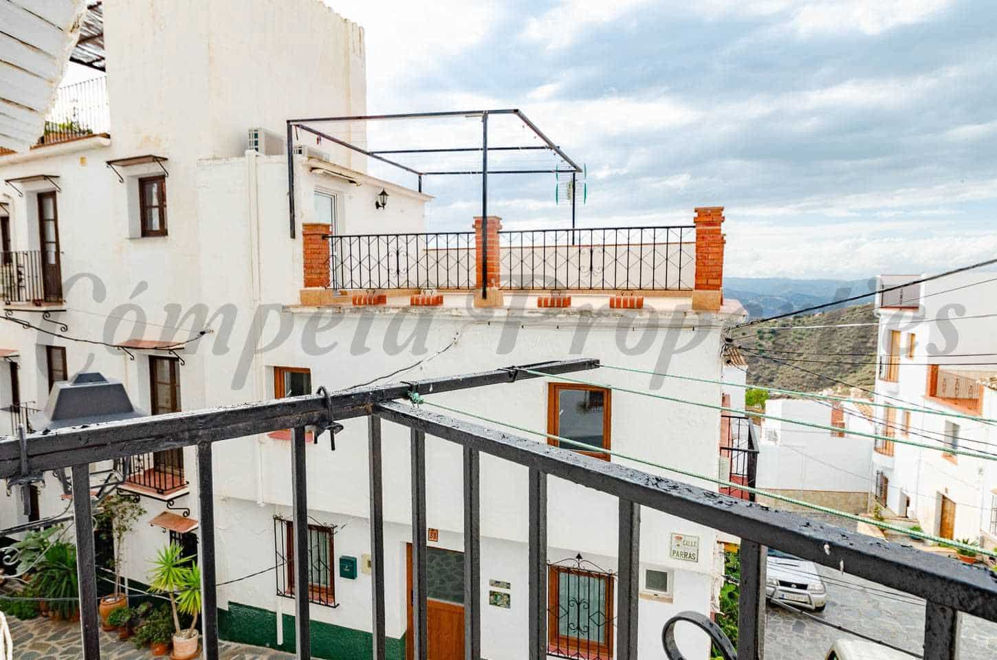 3 bedroom Townhouse for sale in Canillas de Aceituno - € 65,000 (Ref: 10076345)