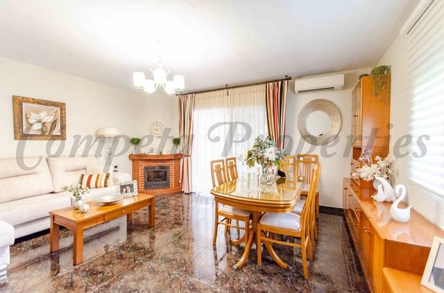 Casa de 3 habitaciones en Cómpeta en venta con garaje - 378.000 € (Ref: 10076352)