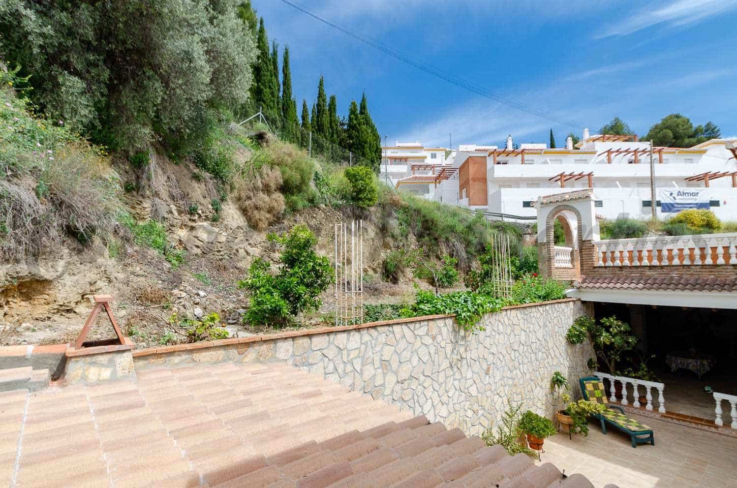 Casa de 3 habitaciones en Cómpeta en venta con garaje - 378.000 € (Ref: 10076352)