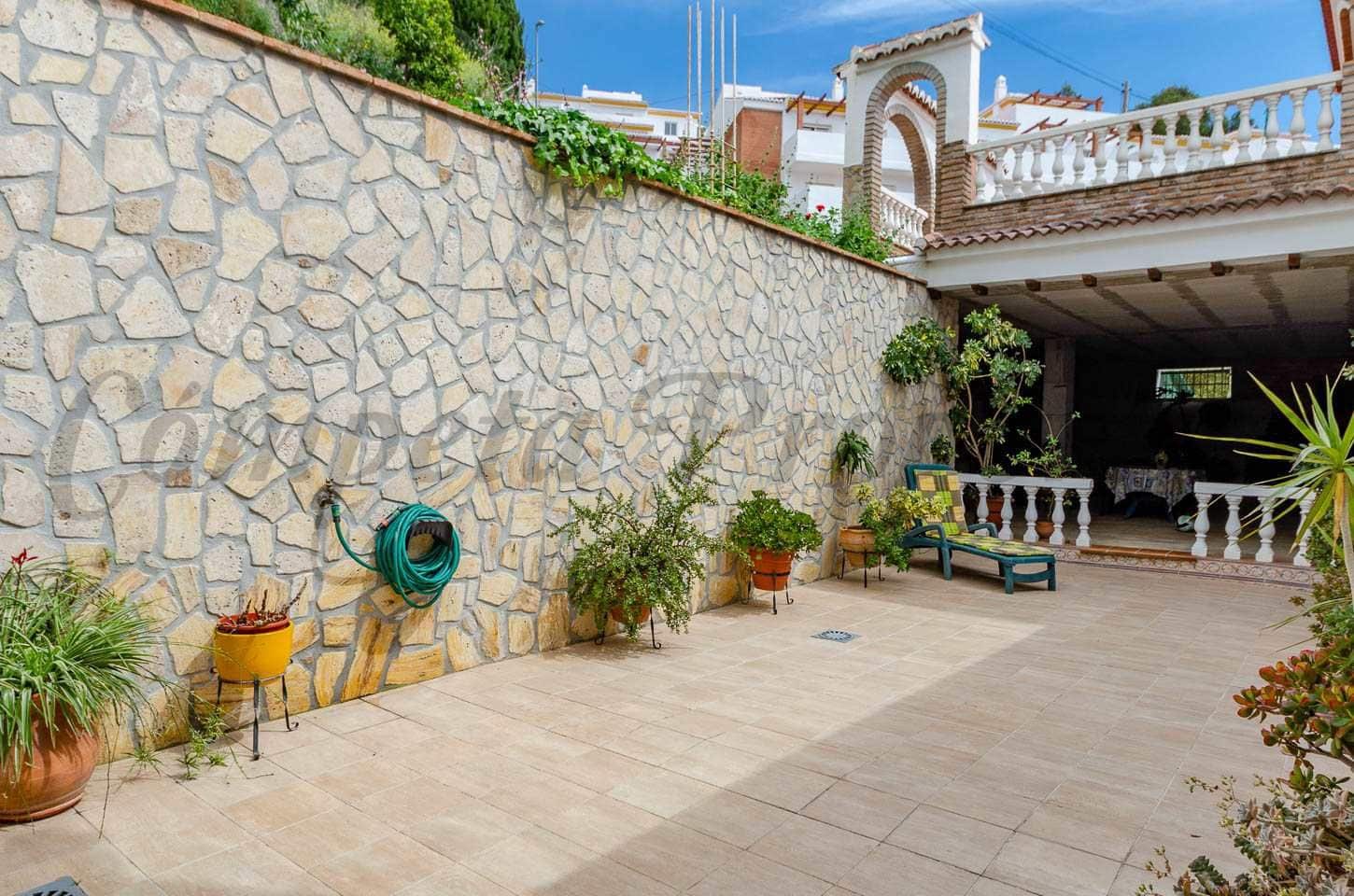 Casa de 3 habitaciones en Cómpeta en venta con garaje - 378.000 € (Ref: 10076352)
