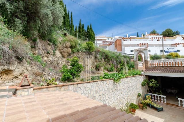 Casa de 3 habitaciones en Cómpeta en venta con garaje - 378.000 € (Ref: 10076352)