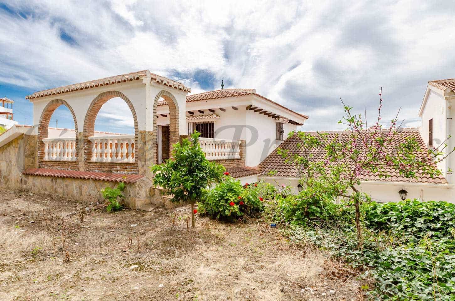 Casa de 3 habitaciones en Cómpeta en venta con garaje - 378.000 € (Ref: 10076352)