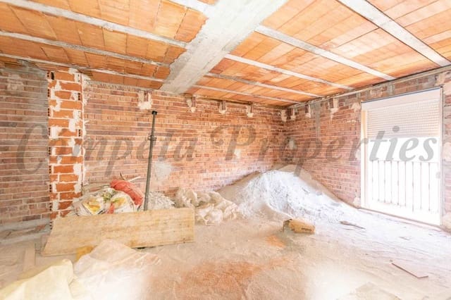 Casa de 4 habitaciones en Algarrobo en venta con garaje - 229.000 € (Ref: 10076356)