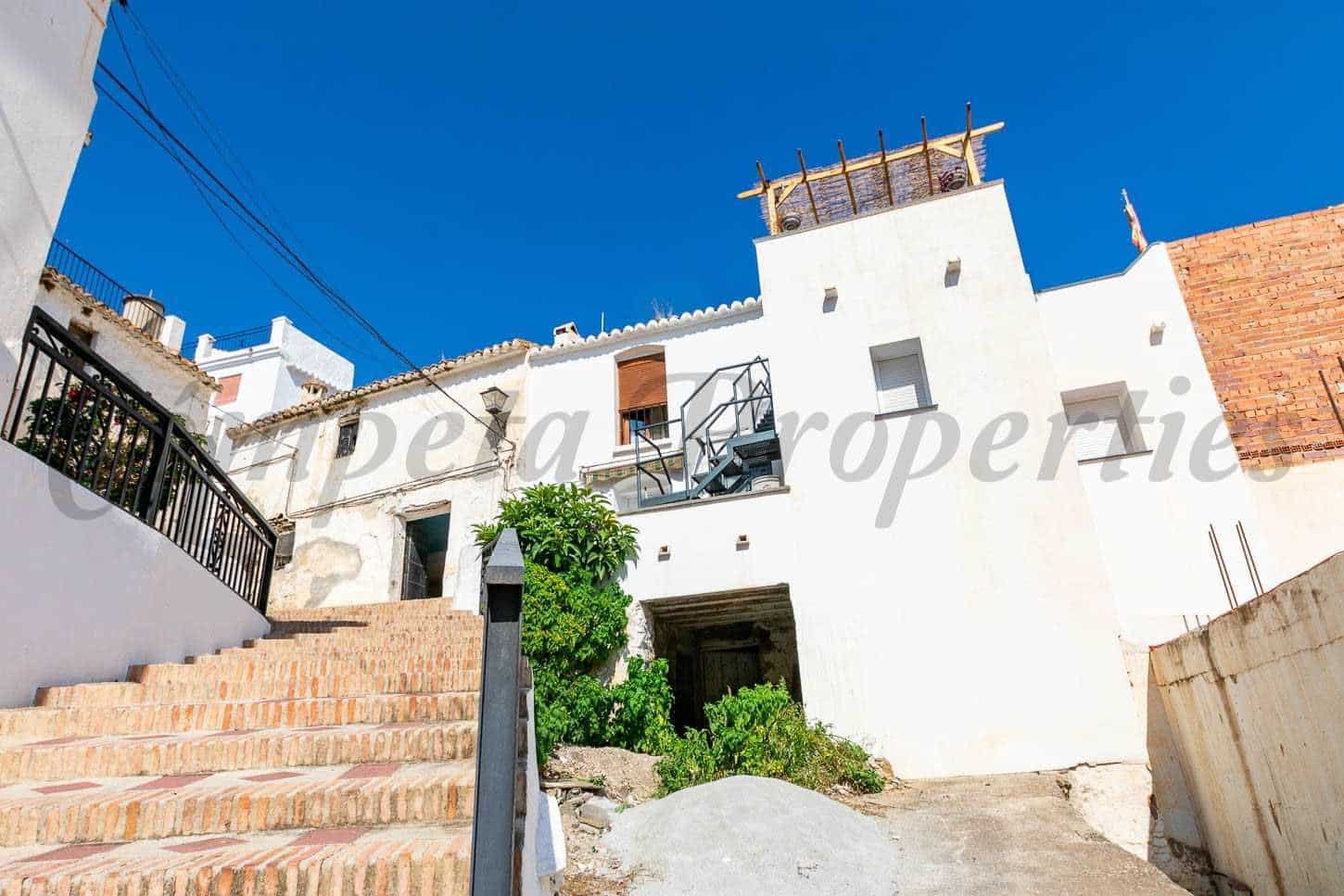 3 chambre Maison de Ville à vendre à Sayalonga - 67 000 € (Ref: 10076357)