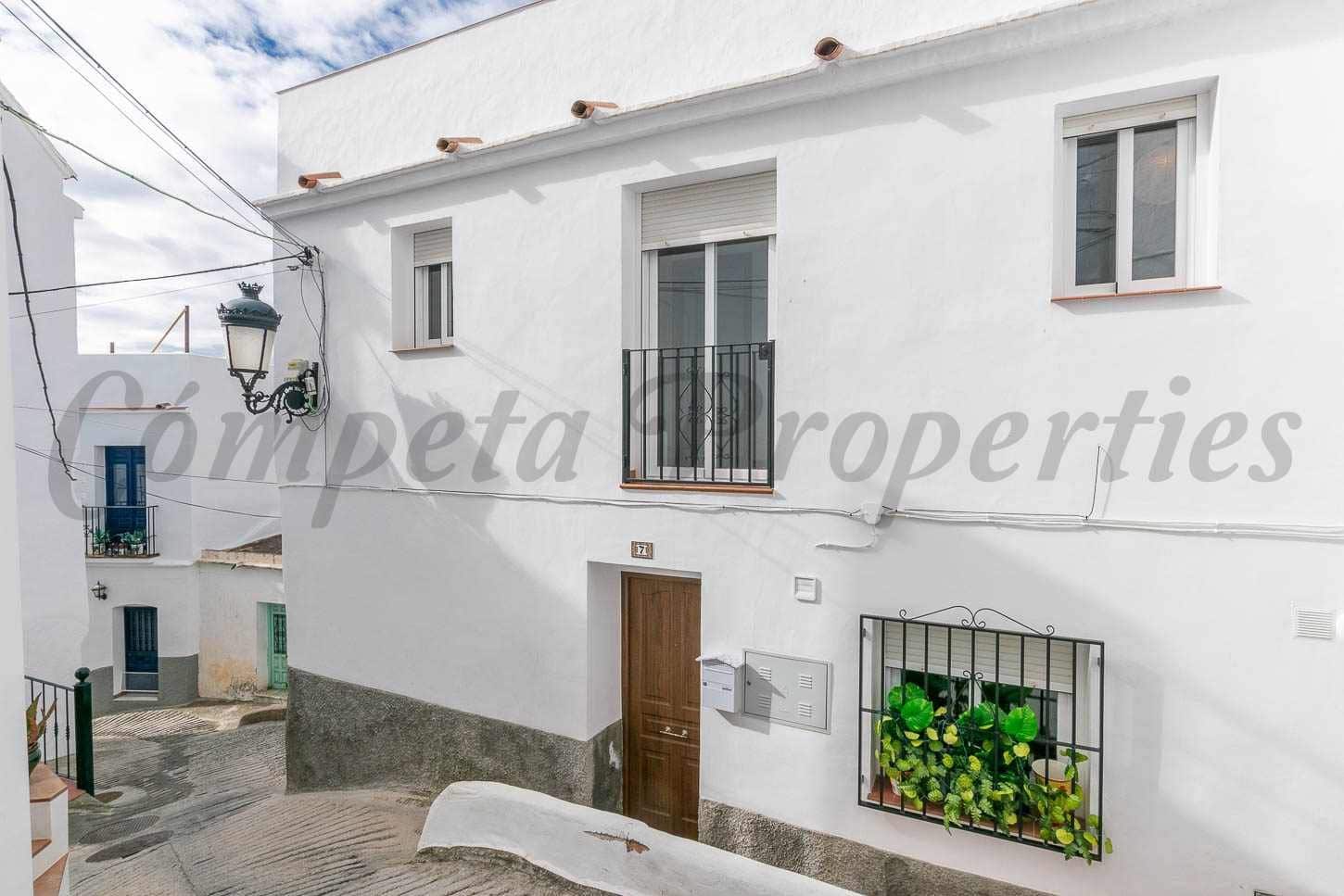 3 Zimmer Haus zu vermieten in Competa - 750 € (Ref: 10076358)
