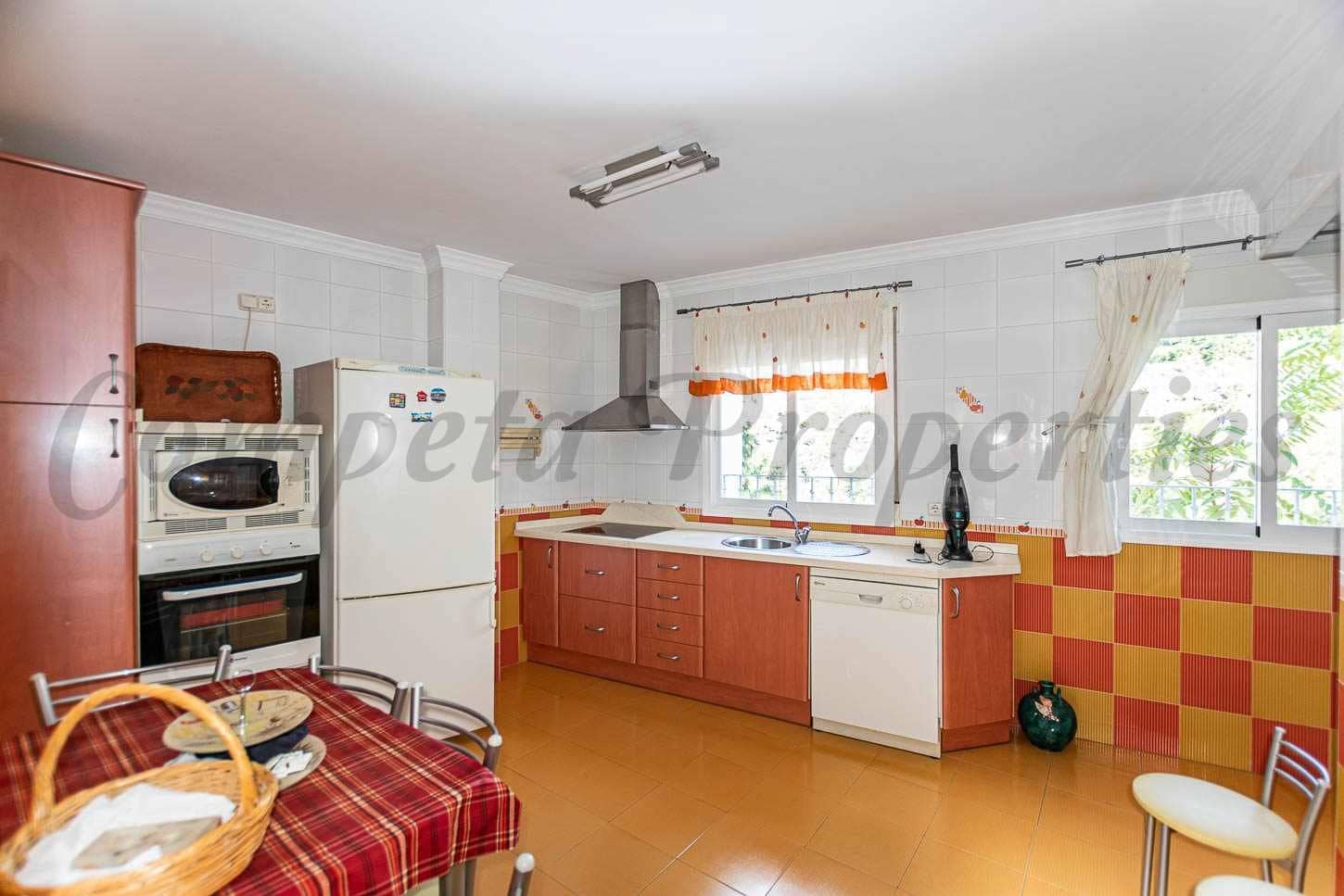 3 Zimmer Haus zu vermieten in Algarrobo mit Garage - 950 € (Ref: 10076362)