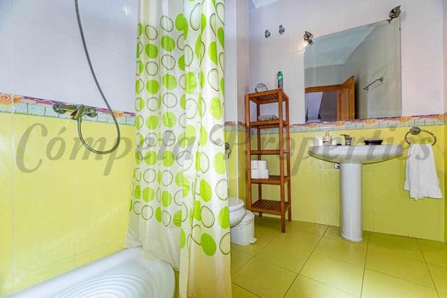 3 Zimmer Haus zu vermieten in Algarrobo mit Garage - 950 € (Ref: 10076362)