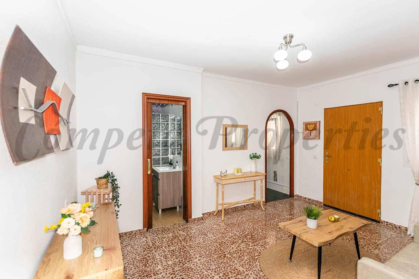 4 Zimmer Haus zu vermieten in Sayalonga - 950 € (Ref: 10076363)